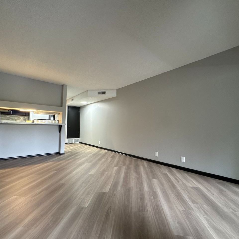 1121 N 28th St #19 - Photo 5 of 16