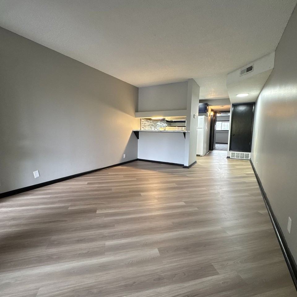 1121 N 28th St #19 - Photo 6 of 16