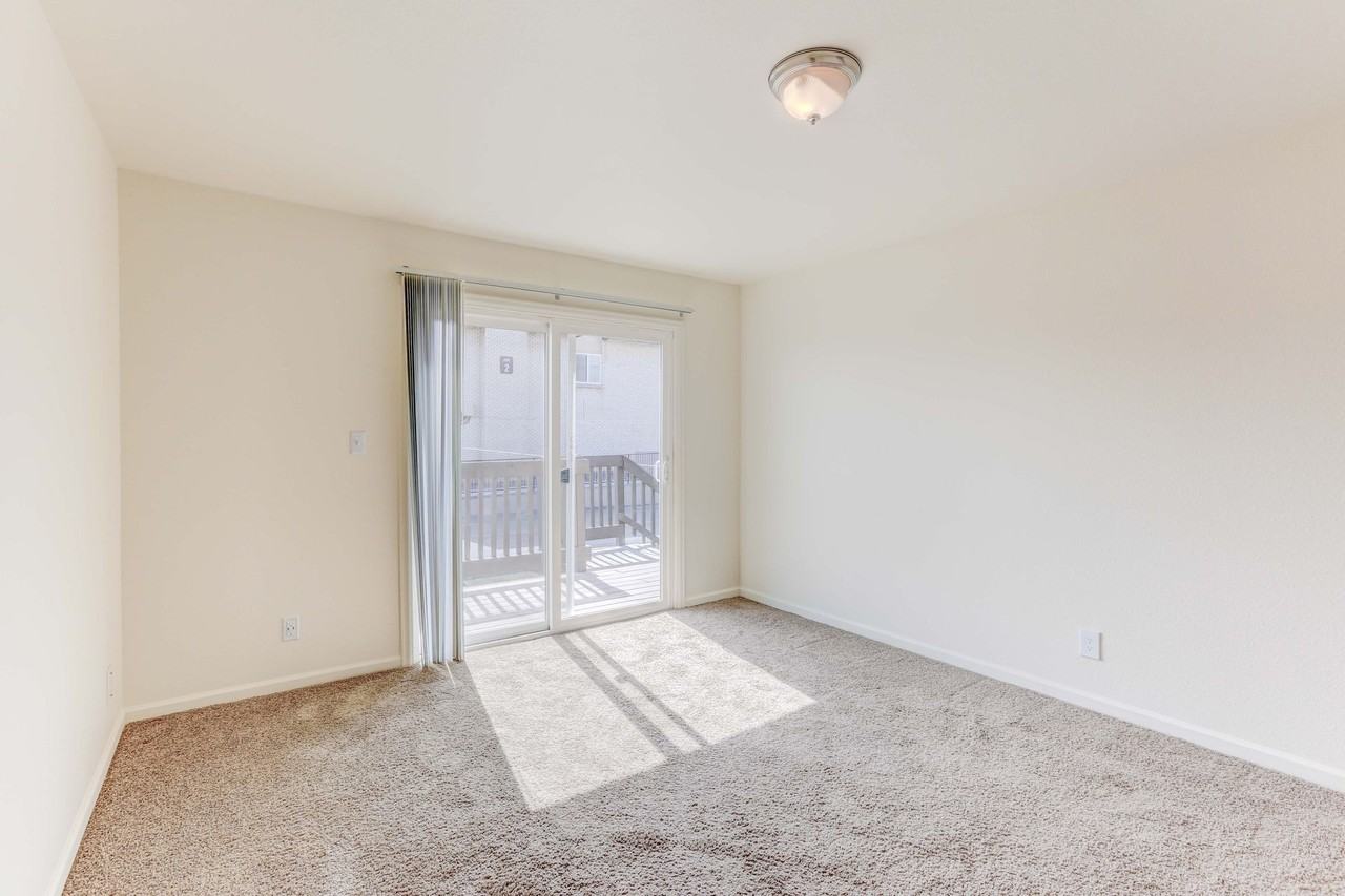 Union Square Apartments - Photo 7 of 25