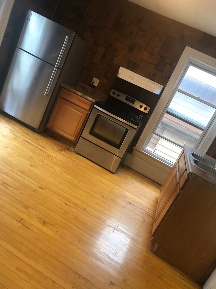 2629 N Maryland Ave - Photo 6 of 21