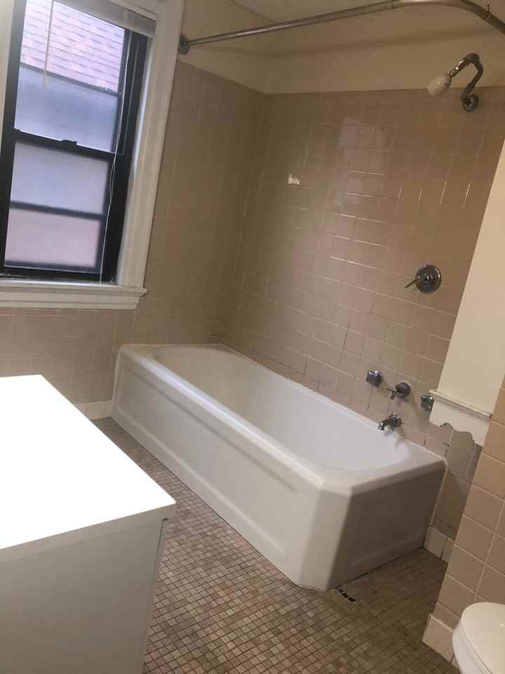 2629 N Maryland Ave - Photo 3 of 21