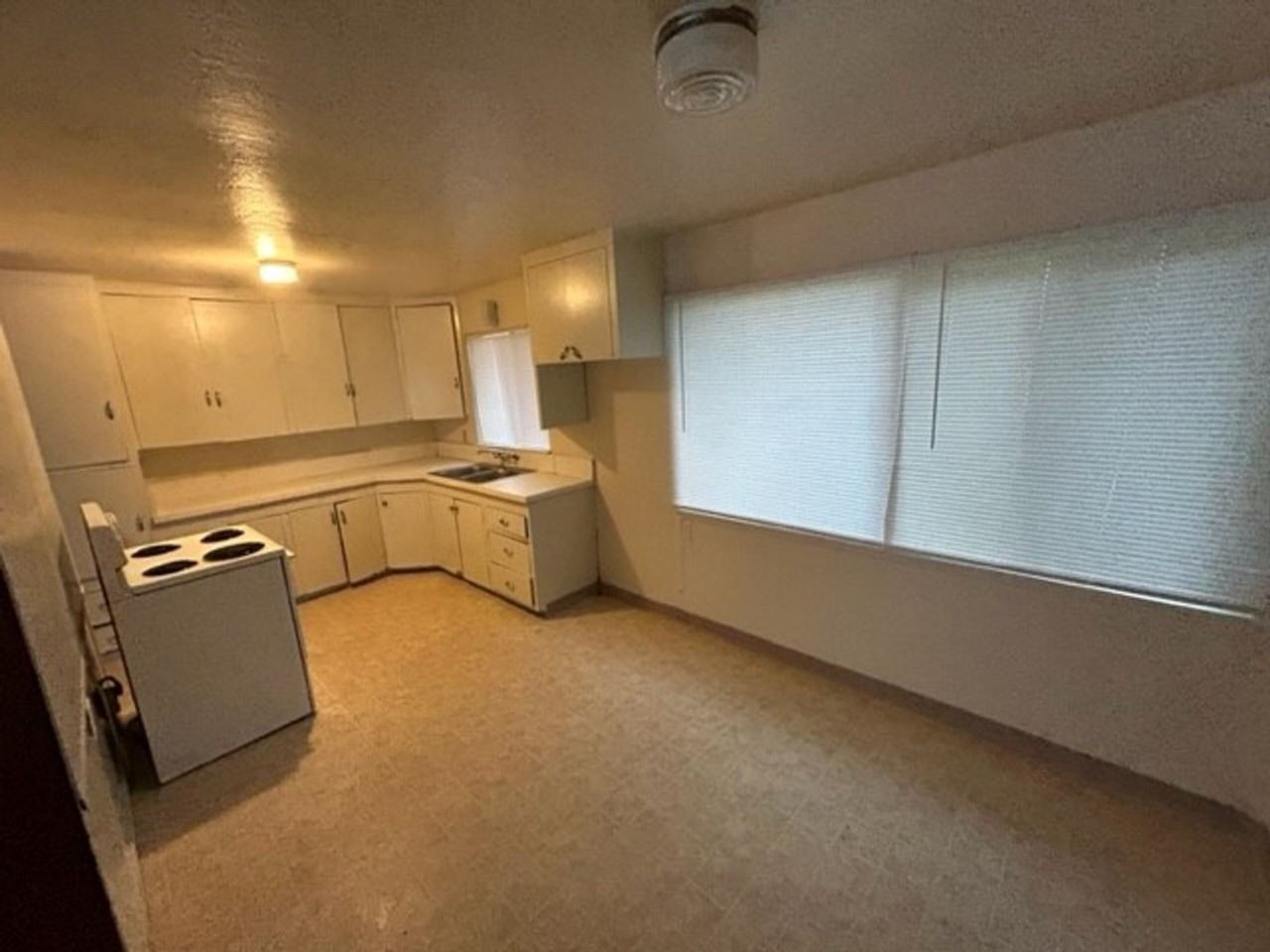 16371 Avenue 256 - Photo 2 of 9