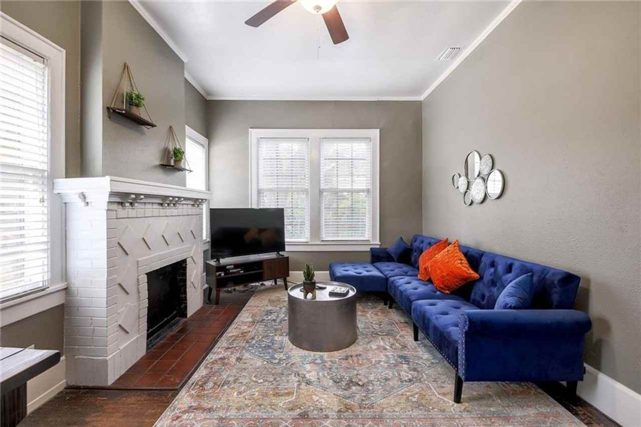 804 W 28th 1/2 St - Photo 3 of 27