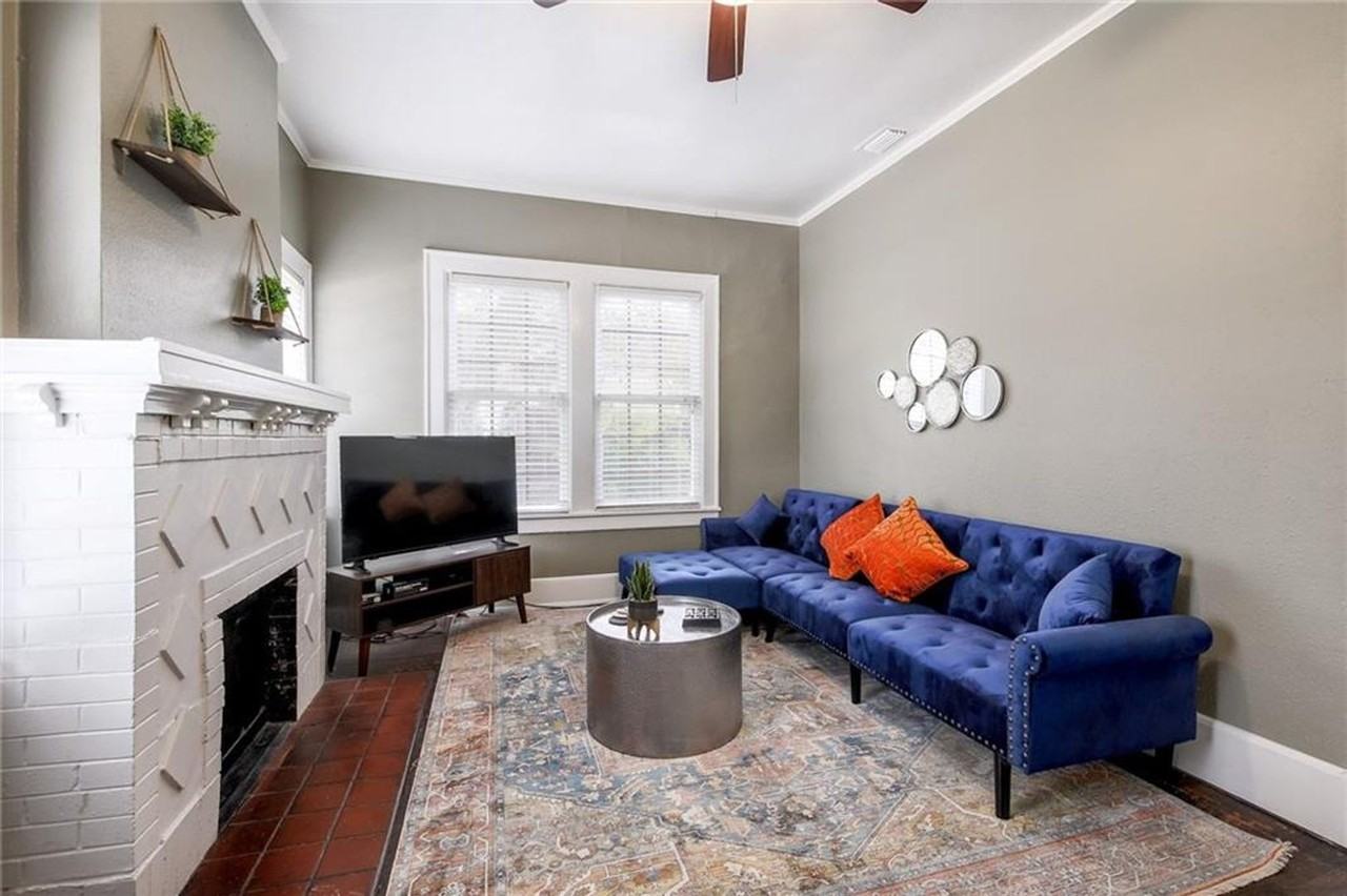 804 W 28th 1/2 St - Photo 4 of 27