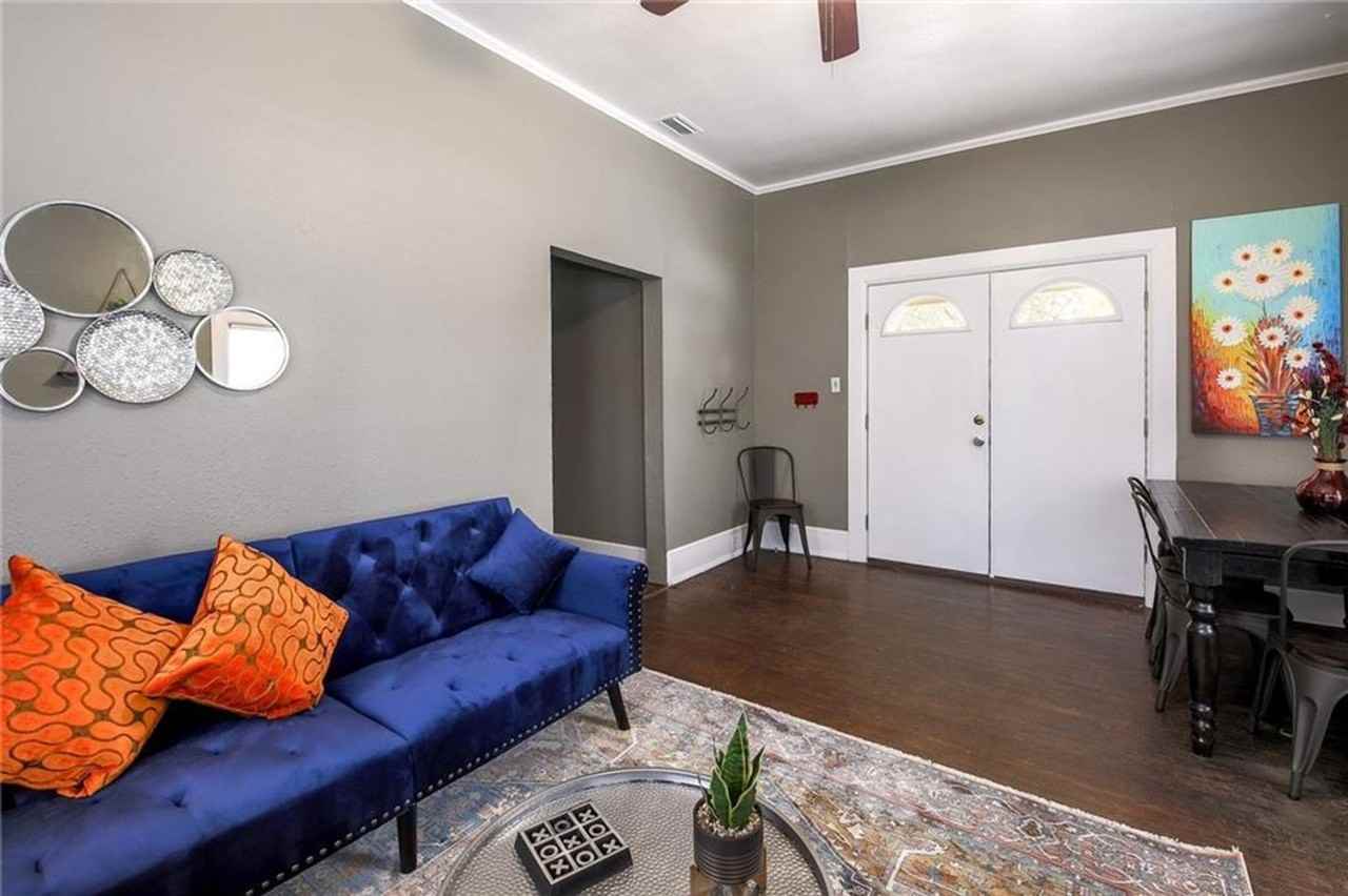 804 W 28th 1/2 St - Photo 5 of 27