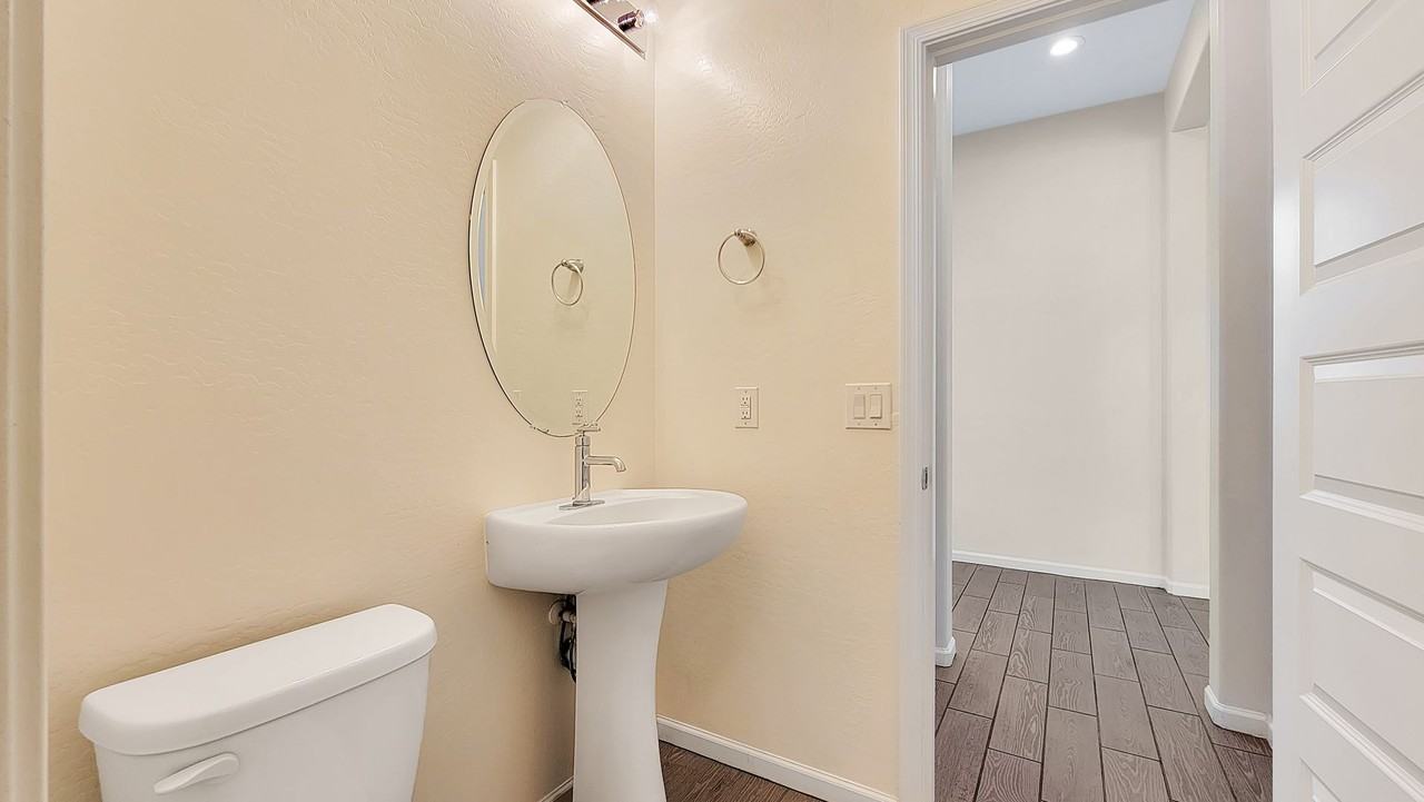 15733 W Polk St - Photo 6 of 36