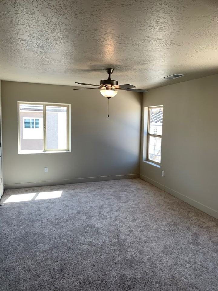 2675 E 450 N - Photo 5 of 17