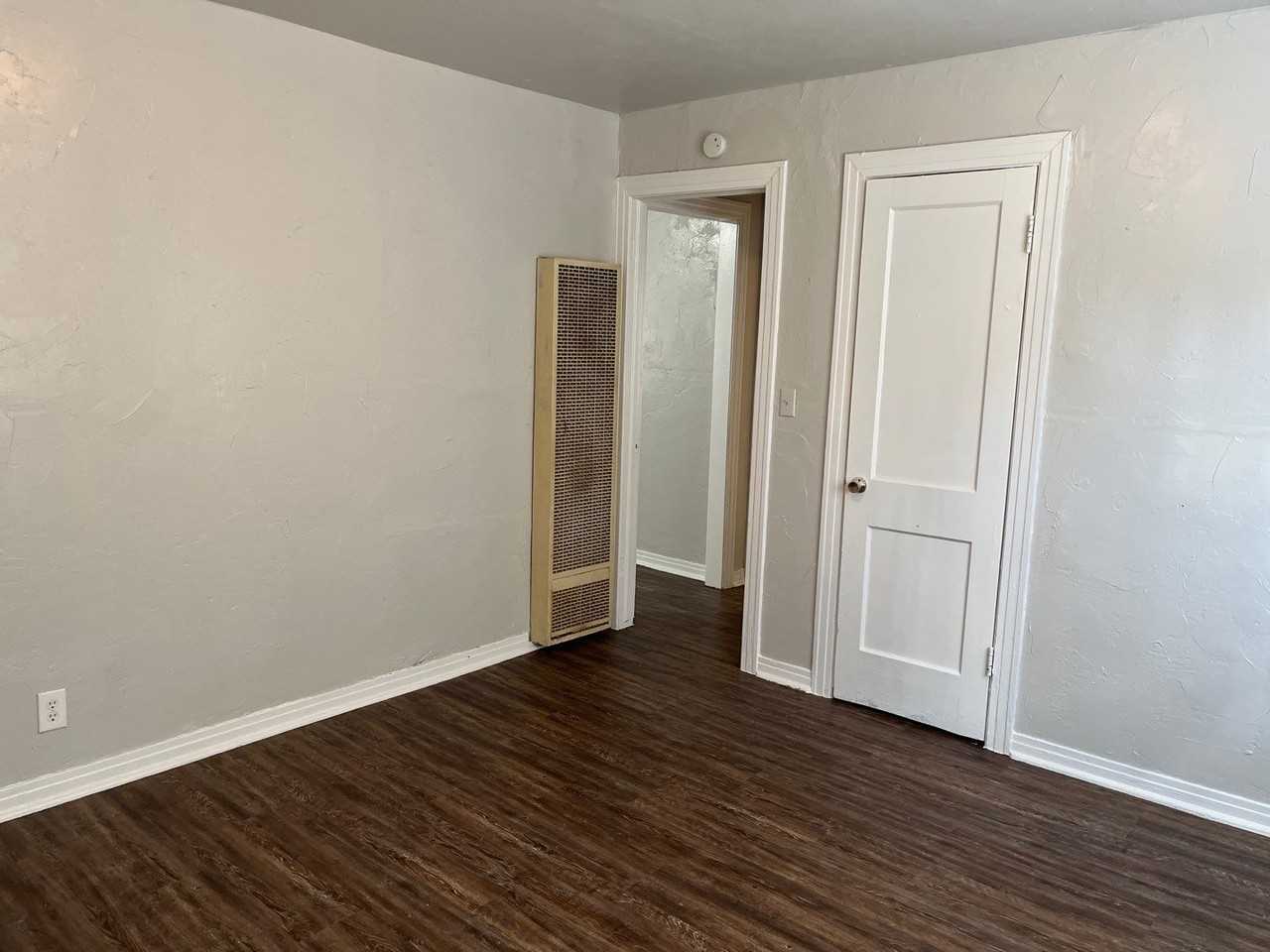 908 Sw 48th St - Photo 3 of 39
