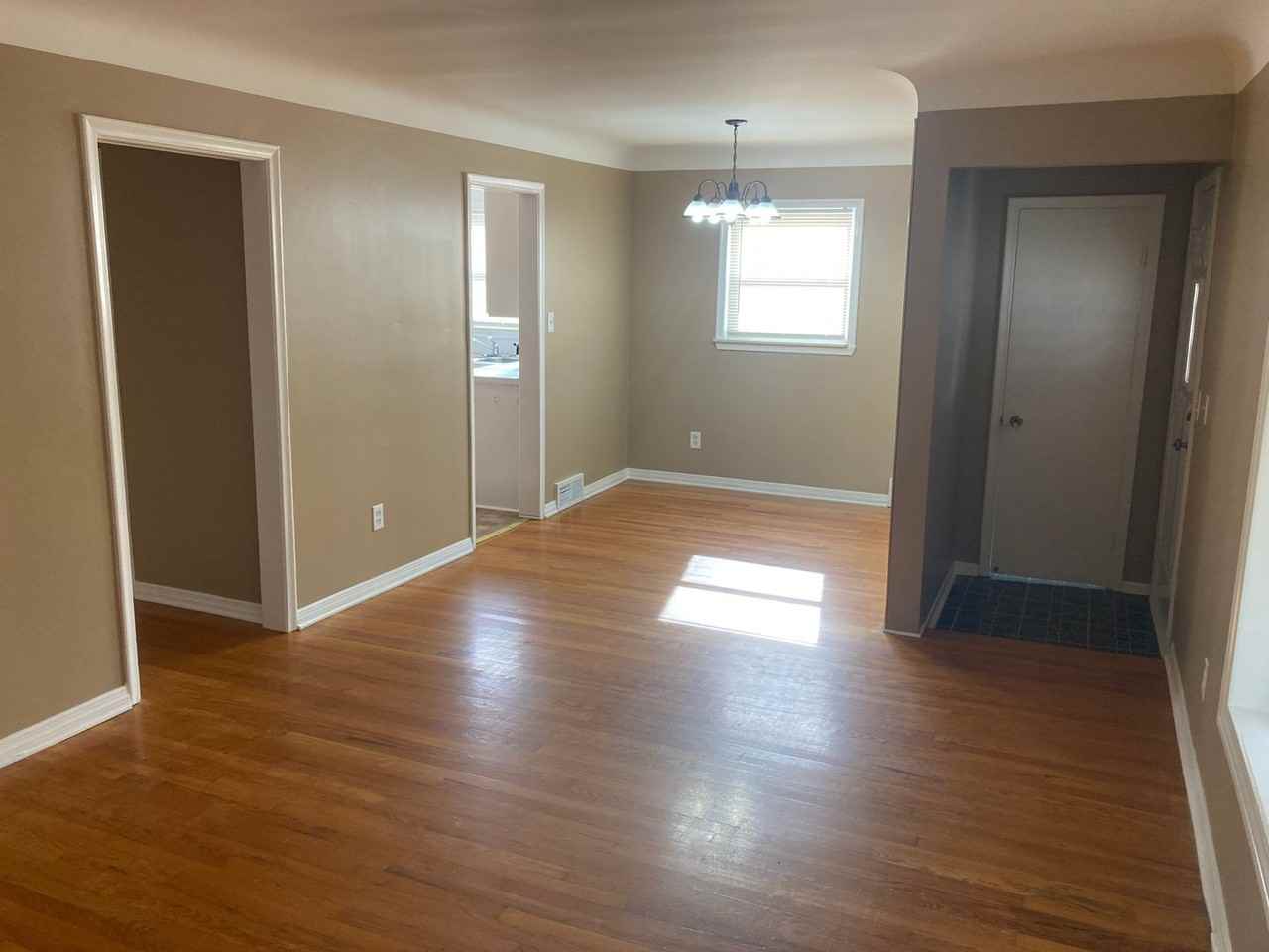 22004 Piper Ave - Photo 5 of 16