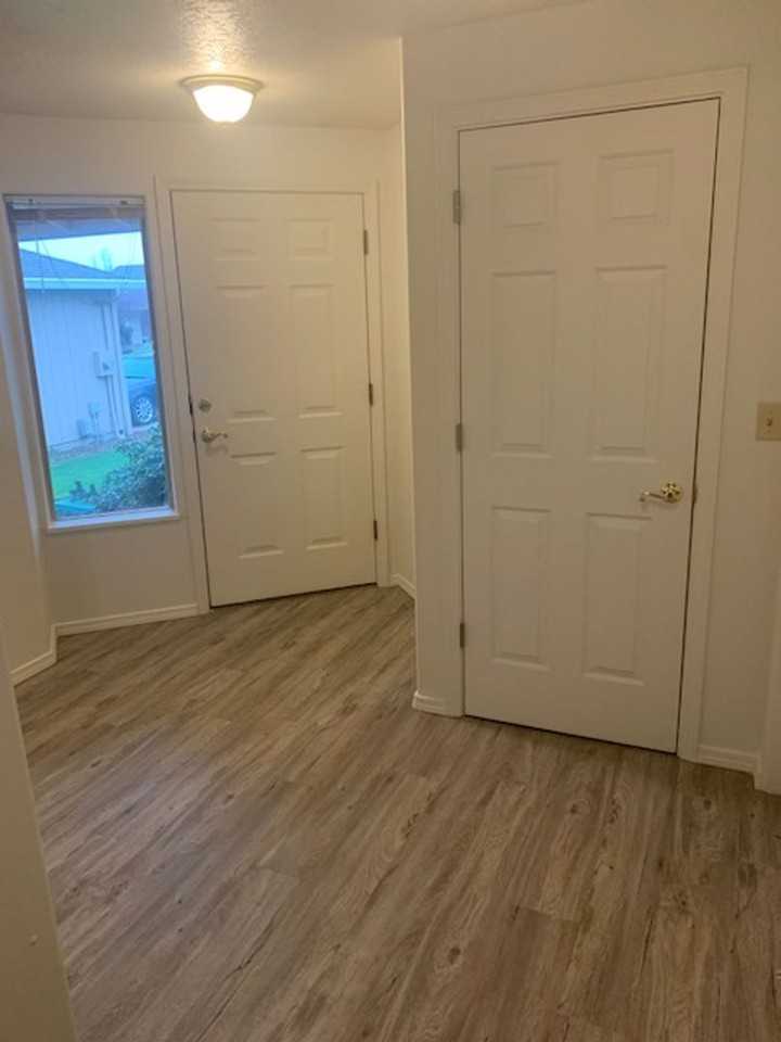 655 Benjamin Avenue - Photo 2 of 10
