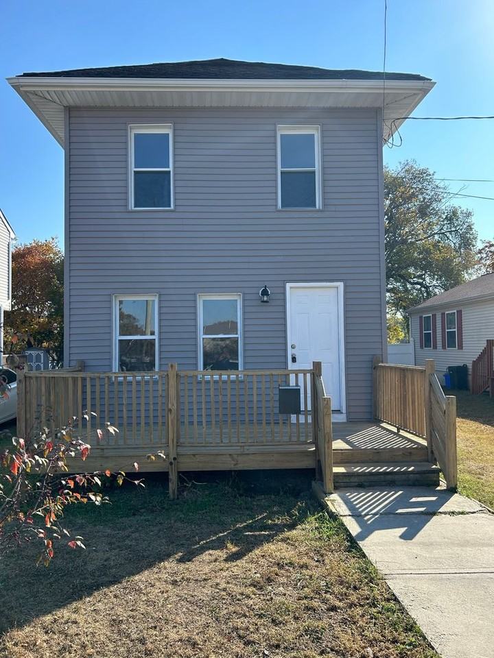 220 N 4th St - Photo 2 of 15