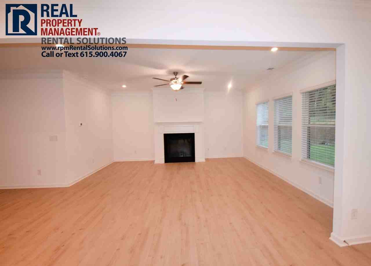 200 Lightwood Dr - Photo 4 of 24