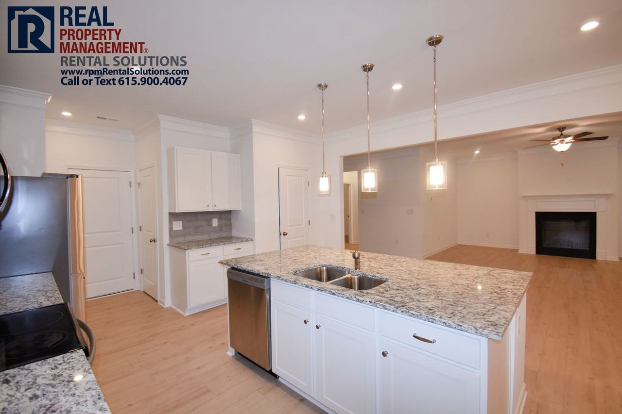 200 Lightwood Dr - Photo 6 of 24
