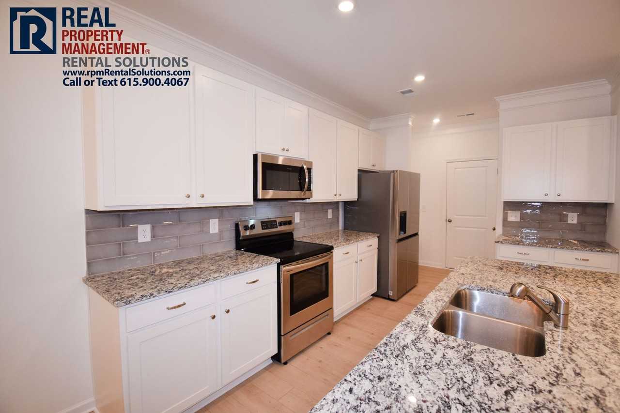 200 Lightwood Dr - Photo 7 of 24