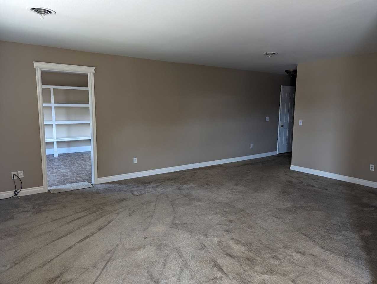 1338 29th St - Photo 4 of 18