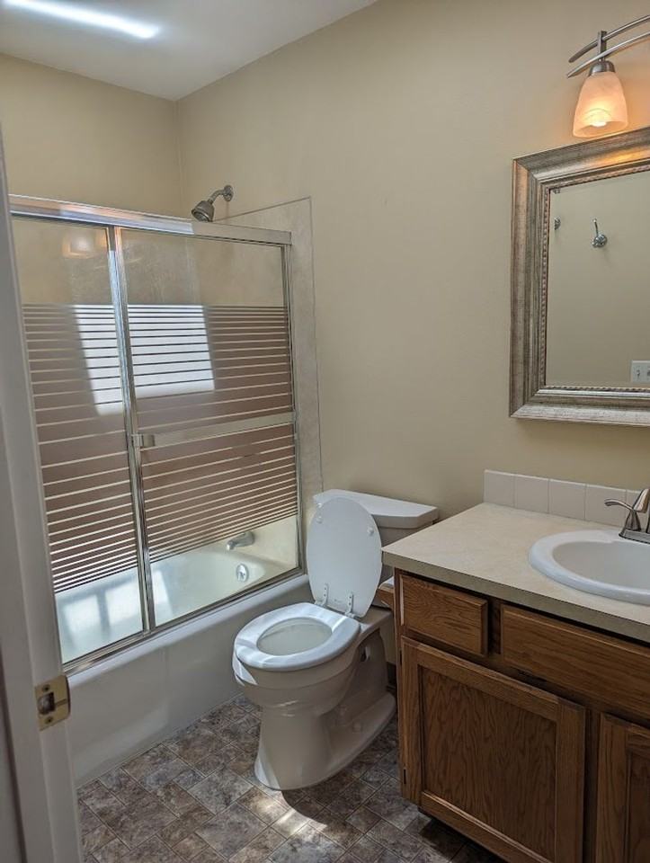 1338 29th St - Photo 7 of 18