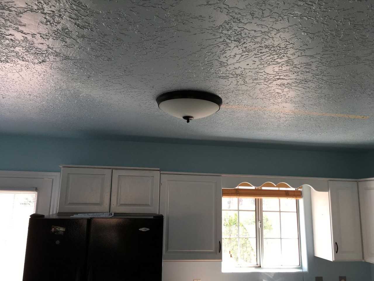 1735 W 540 N #301 - Photo 4 of 11