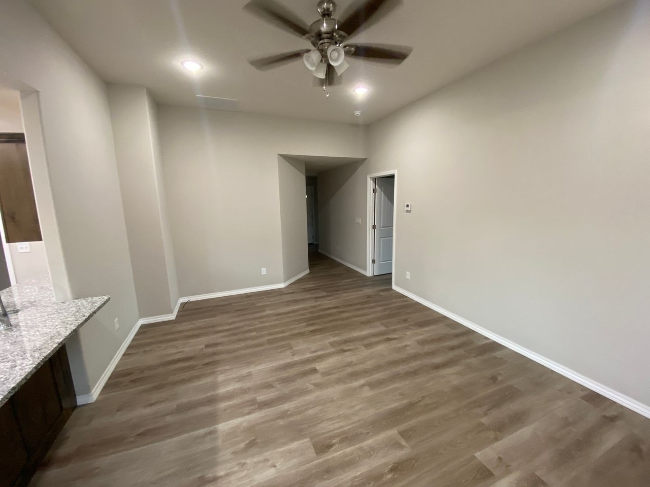 604 S Southgate - Photo 3 of 15