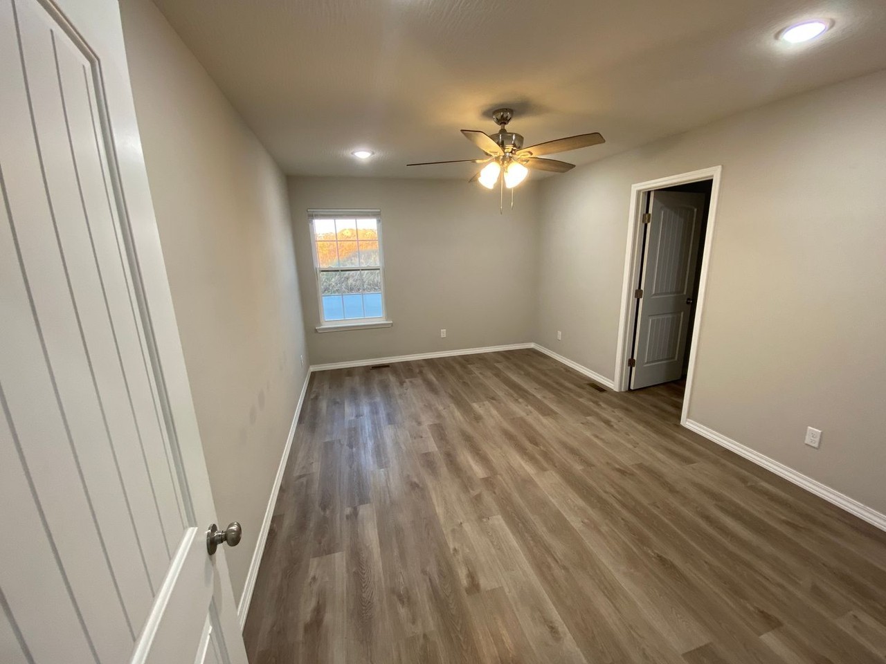 604 S Southgate - Photo 5 of 15