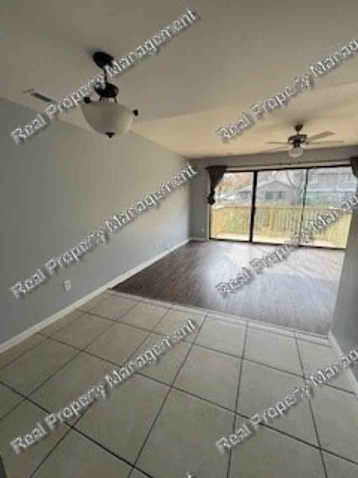 3508 170th Ct - Photo 2 of 10