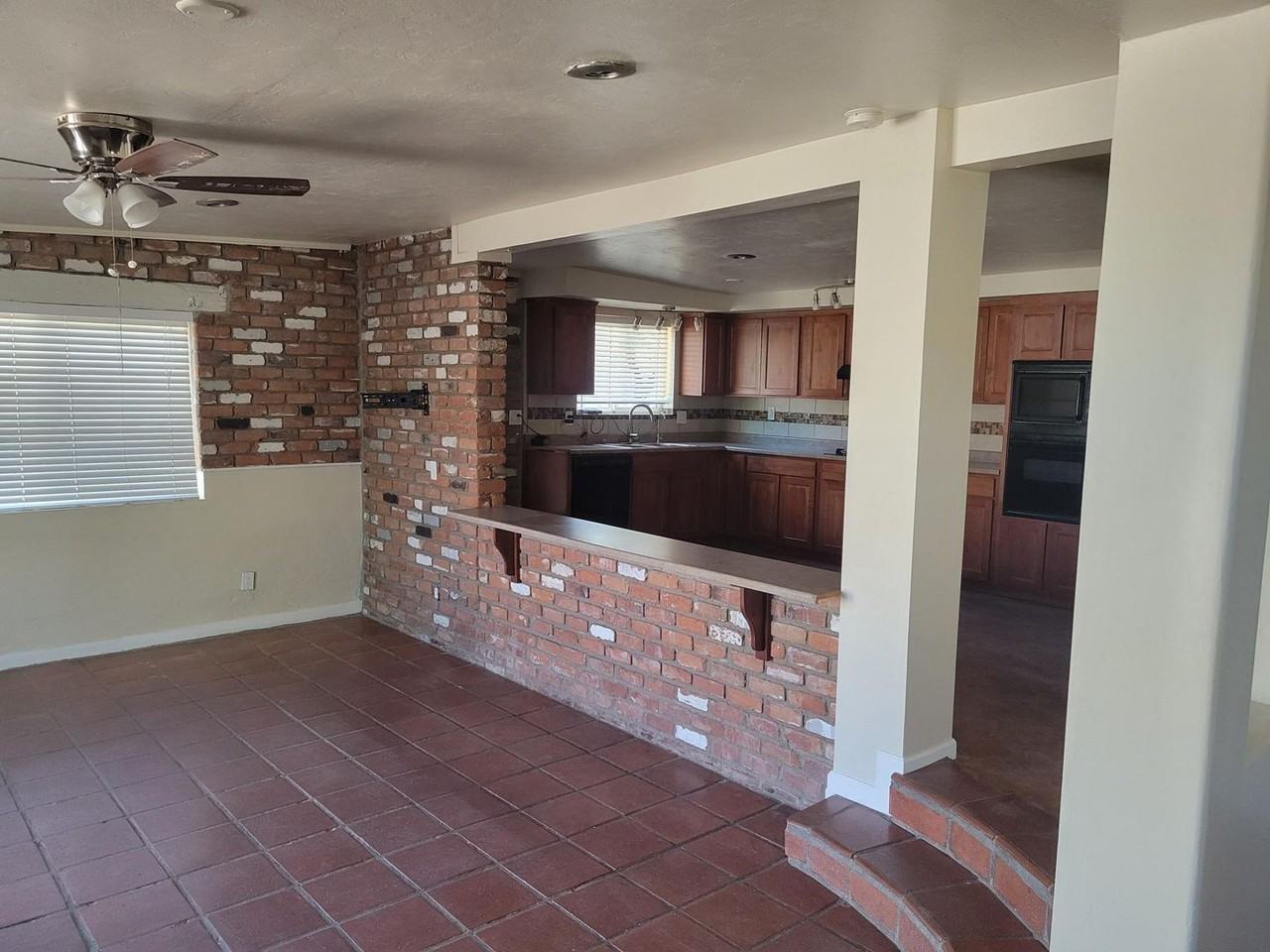 1911 S Magnolia Ave - Photo 4 of 21