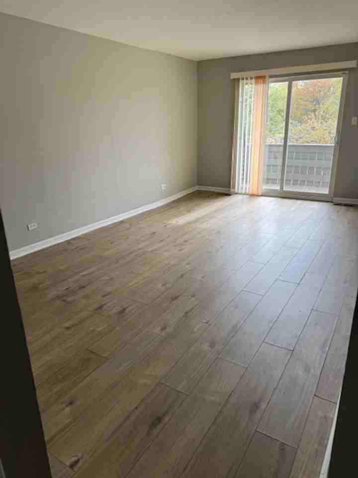 15938 Leclaire Ave - Photo 3 of 5