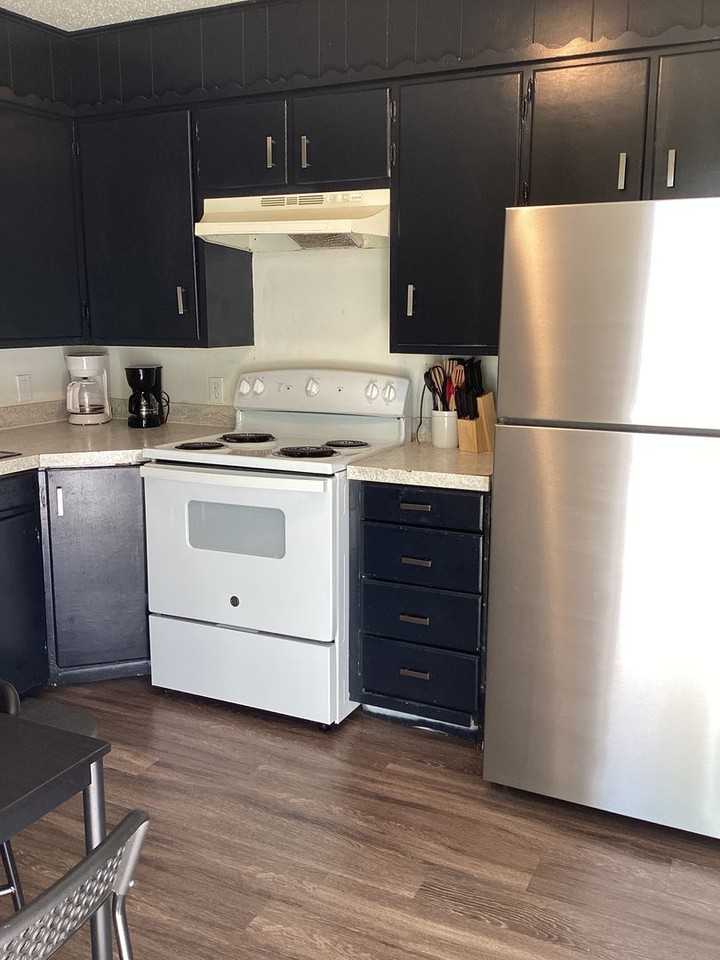 1719 W 17th St - Photo 6 of 14