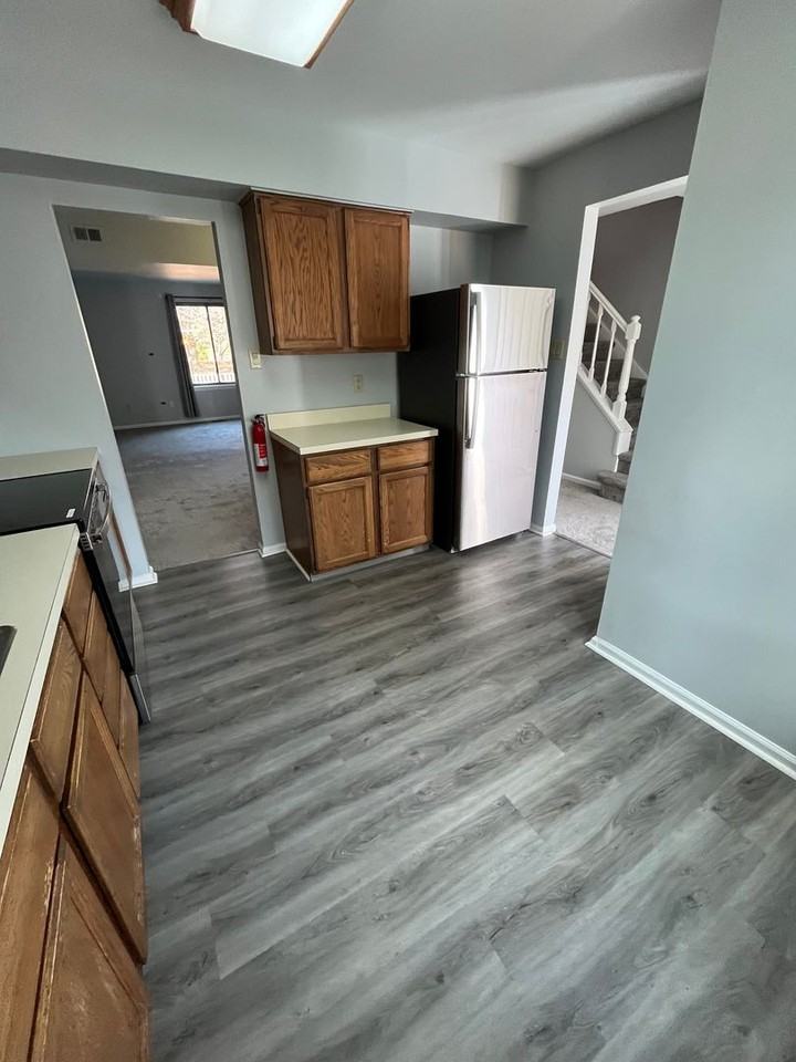 172 Windham Ct - Photo 4 of 27