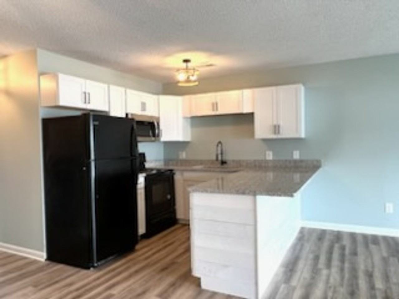 500 Fairway Village Dr - Photo 3 of 17
