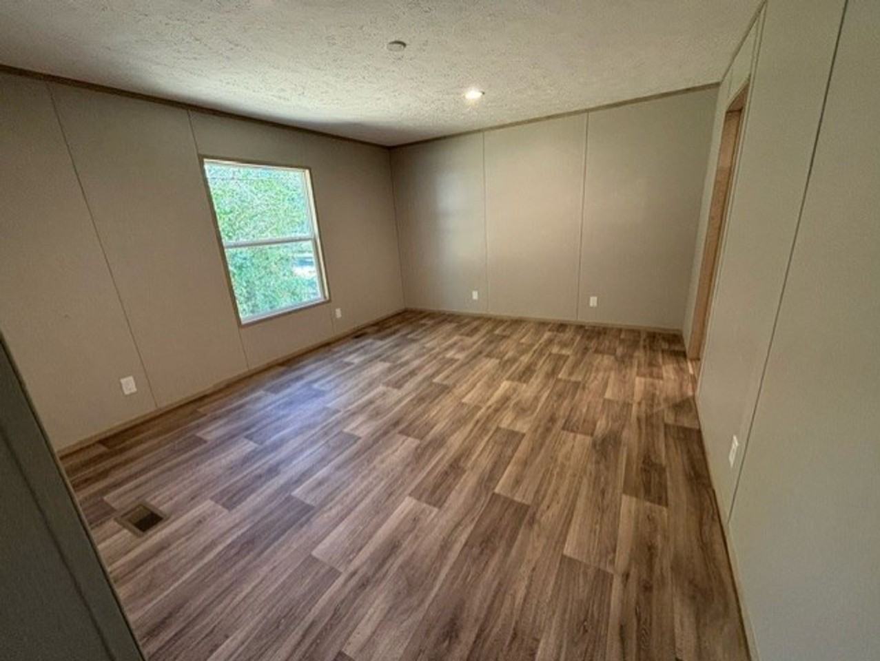 850 Kepley Rd - Photo 2 of 13