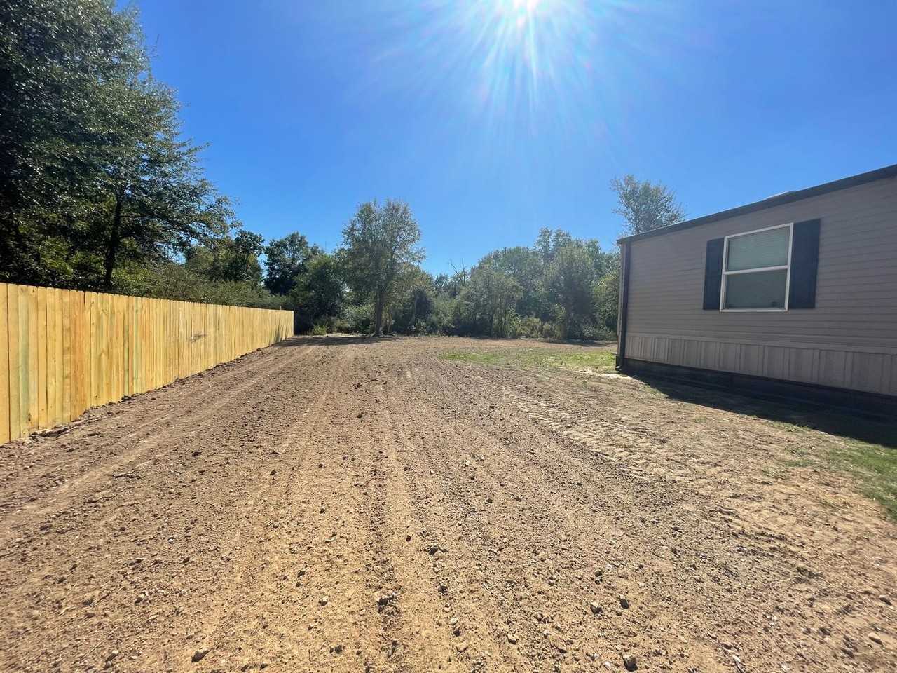 211 W Hebert Rd - Photo 2 of 12