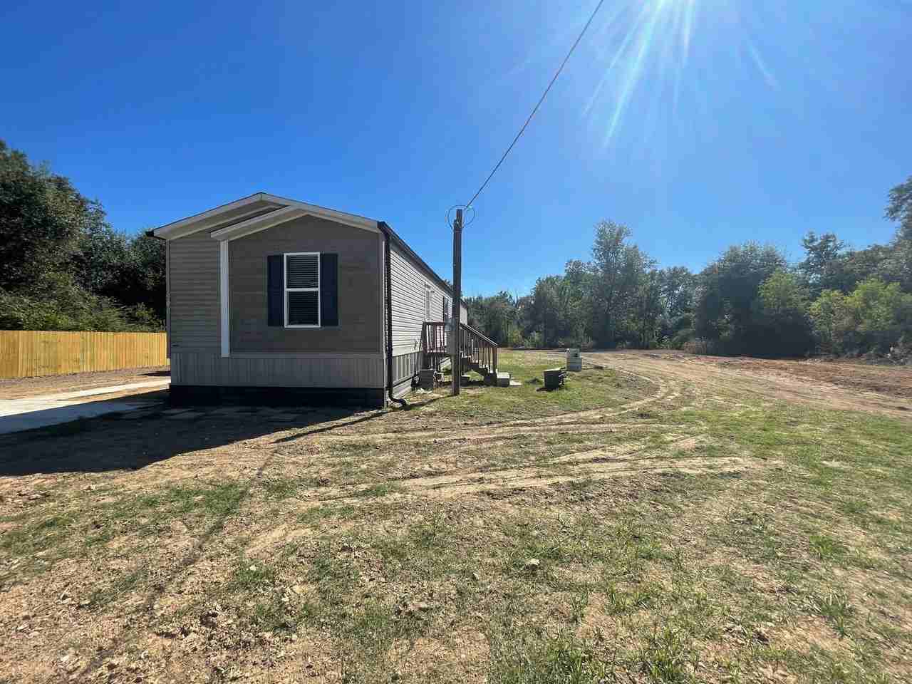 211 W Hebert Rd - Photo 3 of 12