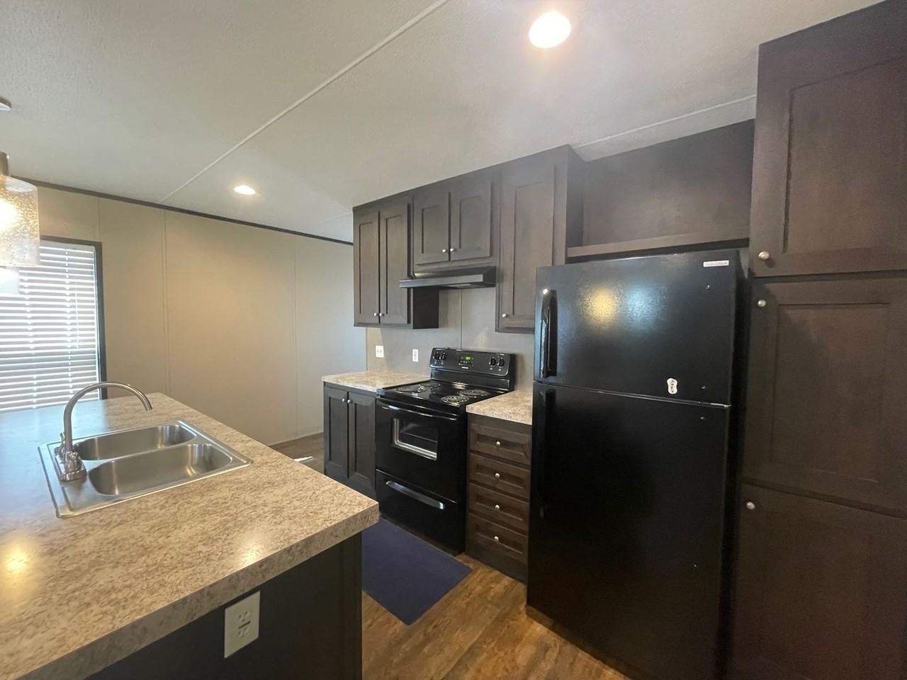 211 W Hebert Rd - Photo 5 of 12