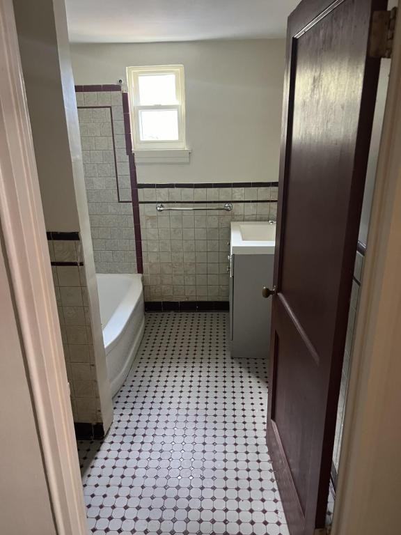 125 Clement Ave - Photo 3 of 5