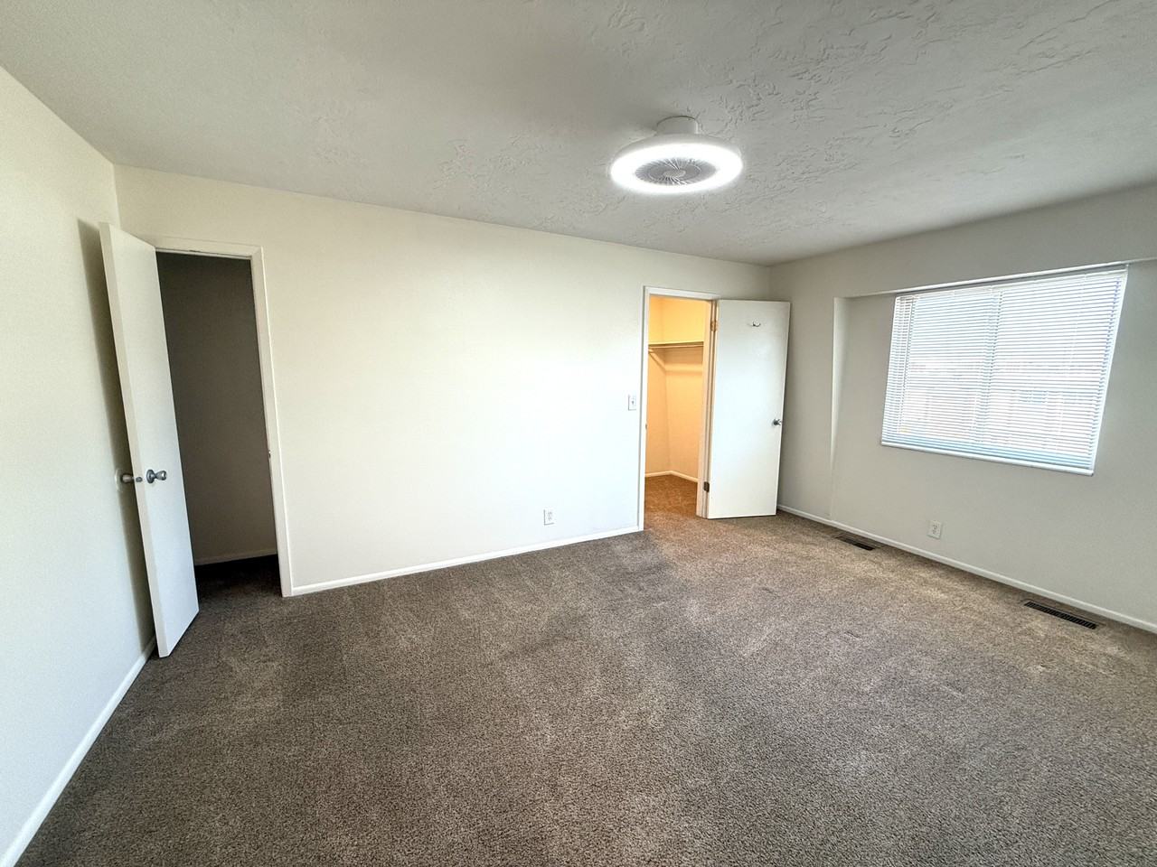 4570 S 200 E #11B - Photo 3 of 9