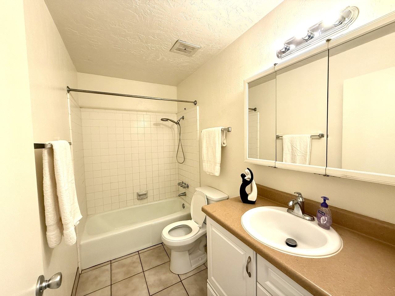 4570 S 200 E #11B - Photo 5 of 9