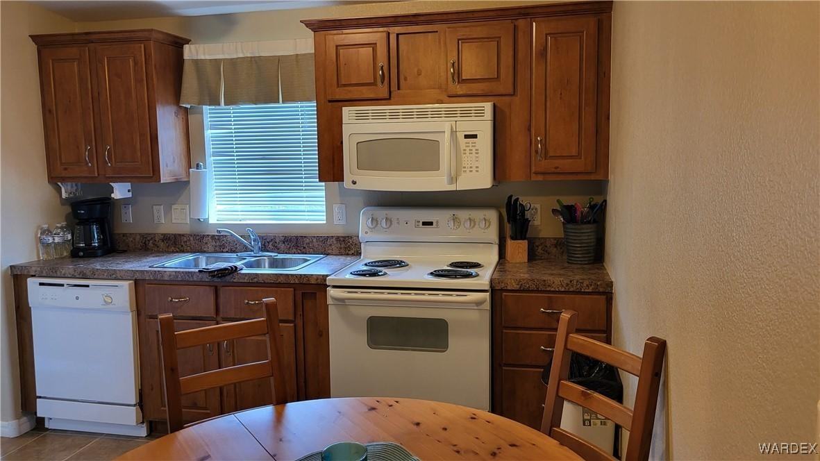 606 E Gordon Dr - Photo 2 of 21