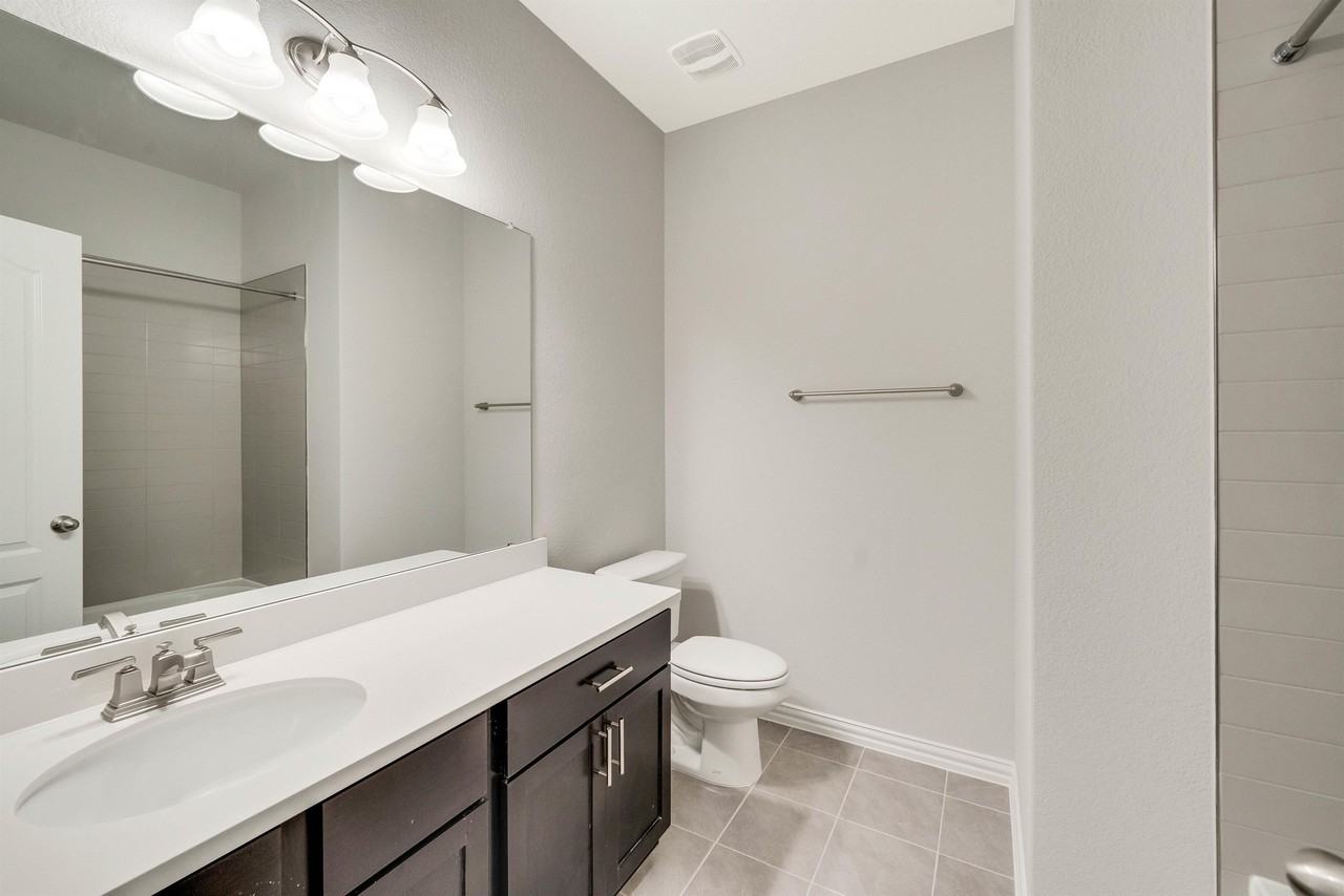 285 Biscayne Bay Bnd - Photo 3 of 50