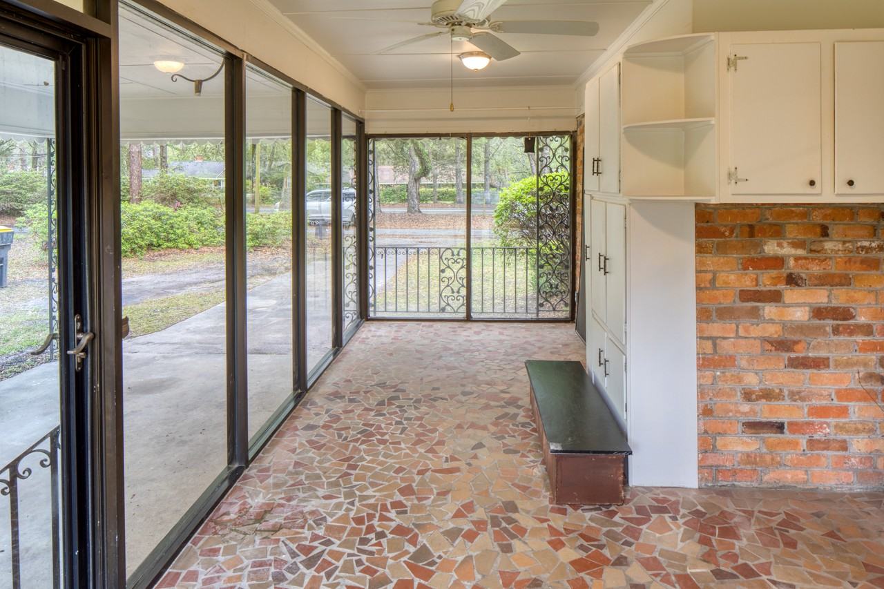 5409 Waters Dr - Photo 3 of 45