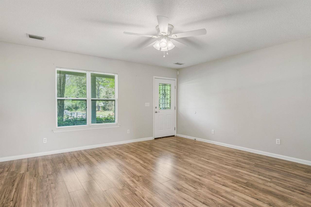 22144 Hill N Dale Dr - Photo 3 of 20