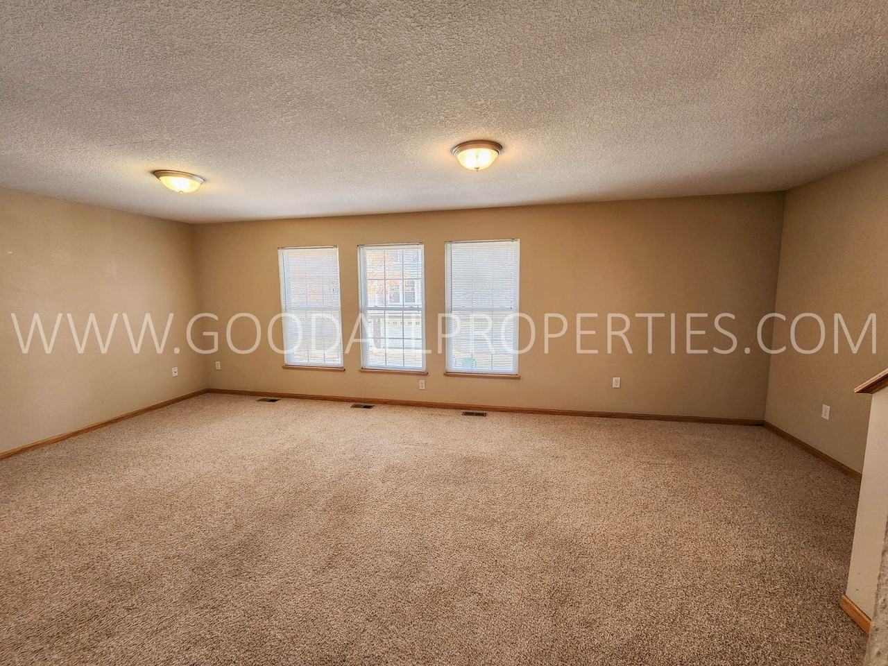 4304 153rd Pl - Photo 7 of 21