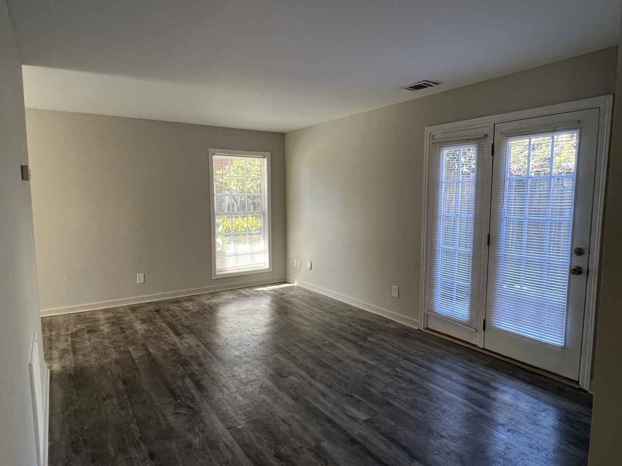 342 Prior St Ne #342-1 - Photo 2 of 12