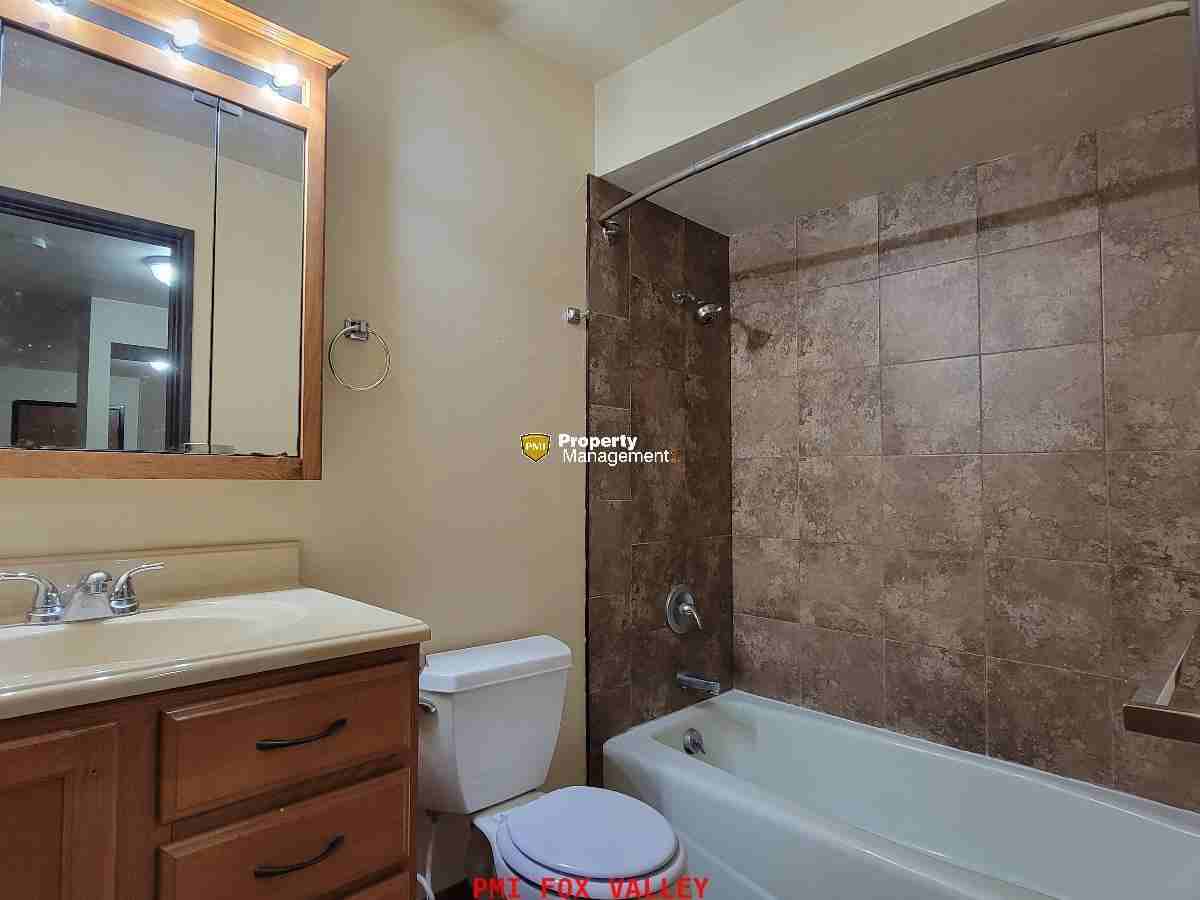 104 Sycamore Dr #3 - Photo 6 of 11