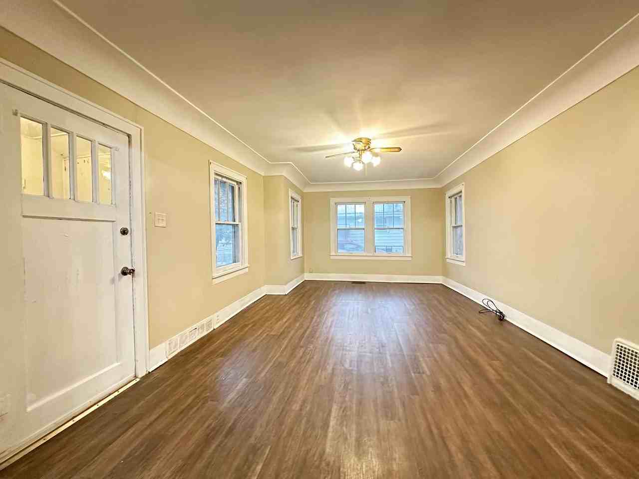 411 S 18th St - Photo 2 of 7