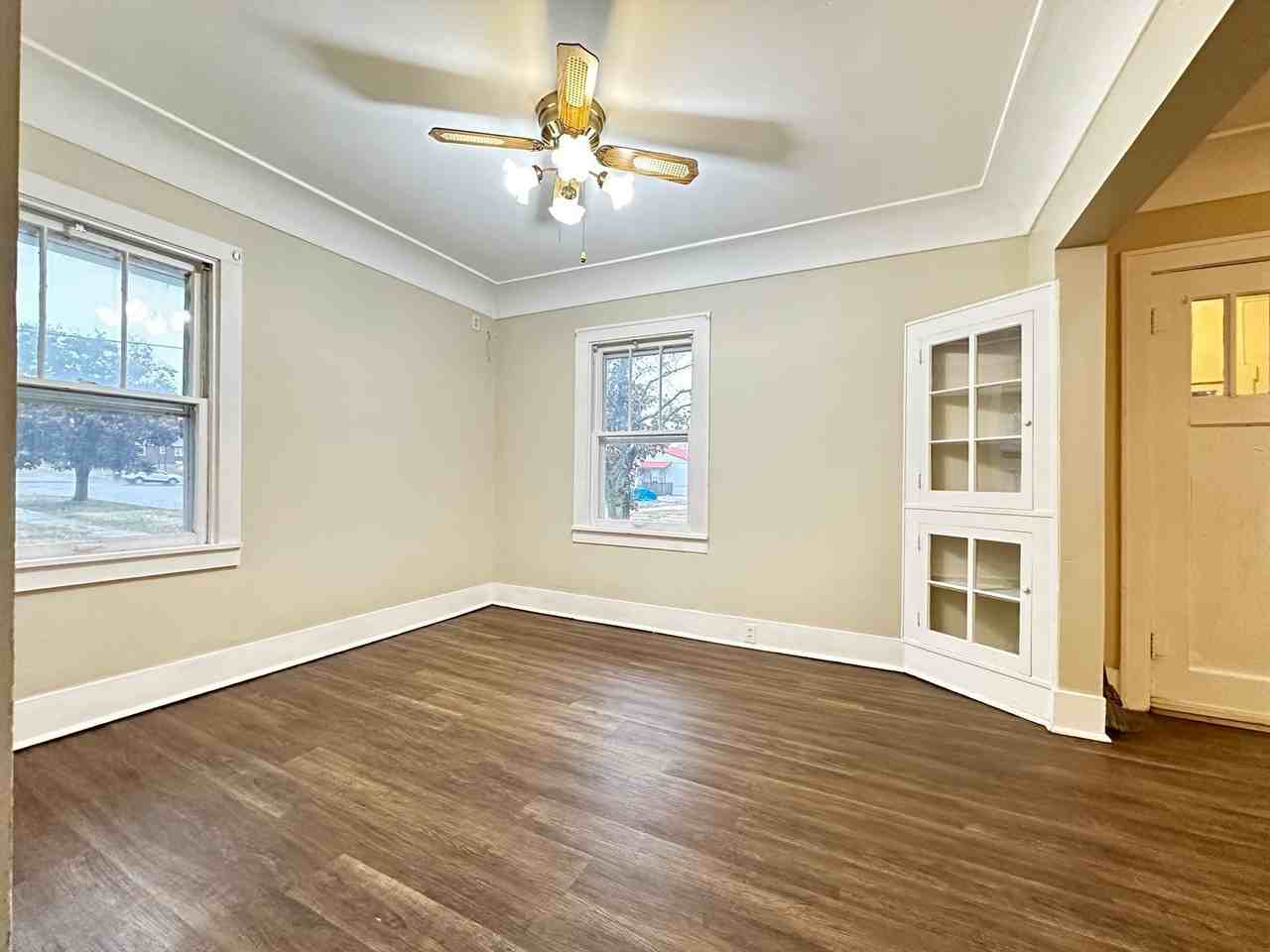 411 S 18th St - Photo 3 of 7