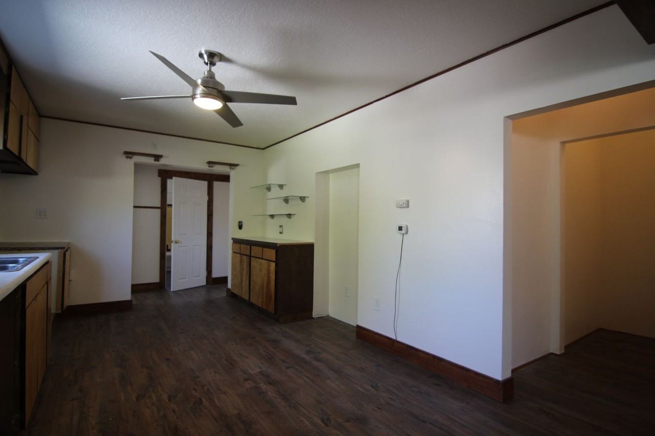 380 Hill St - Photo 3 of 13