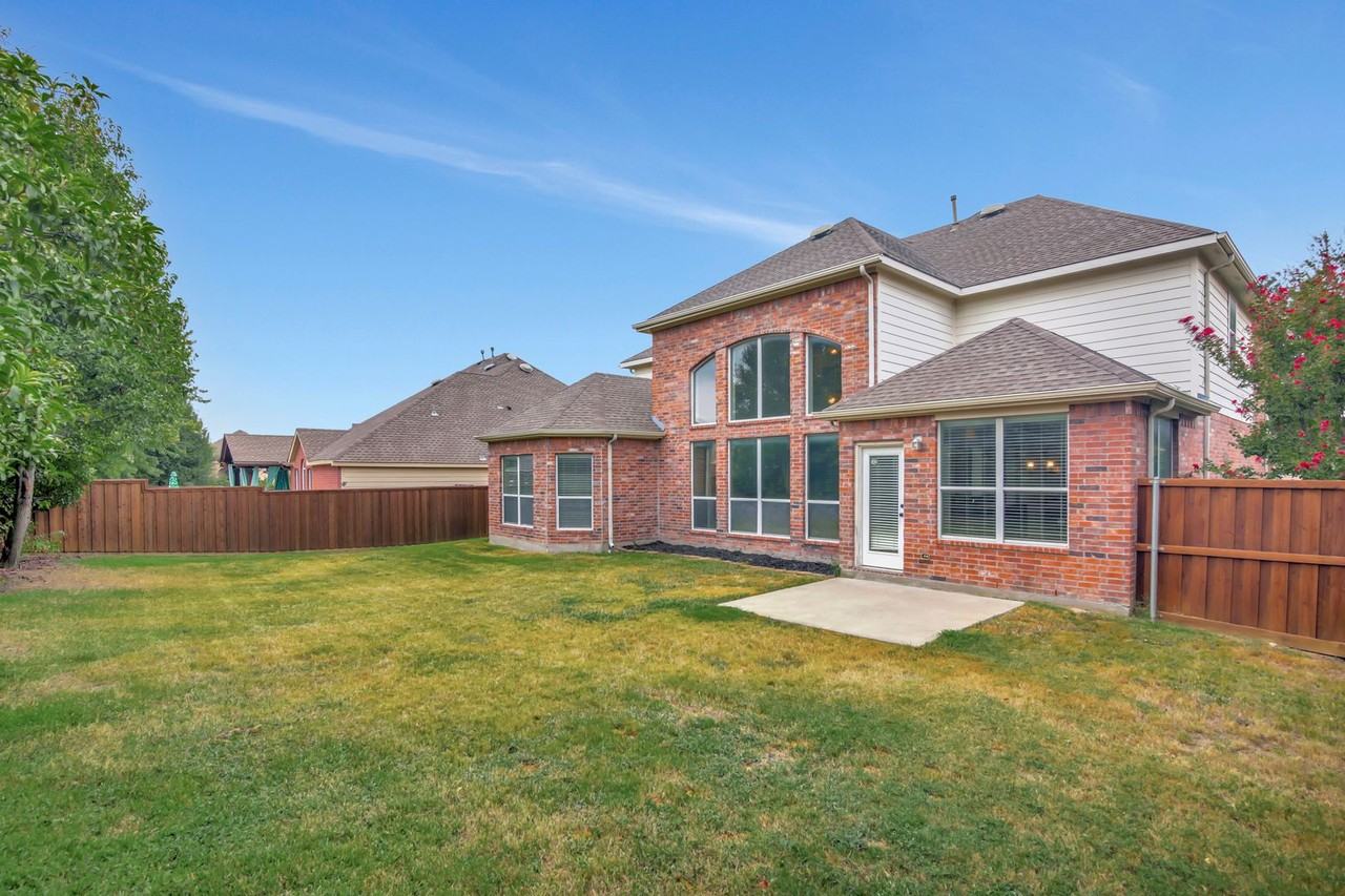 8901 Bent Tree Dr - Photo 6 of 44