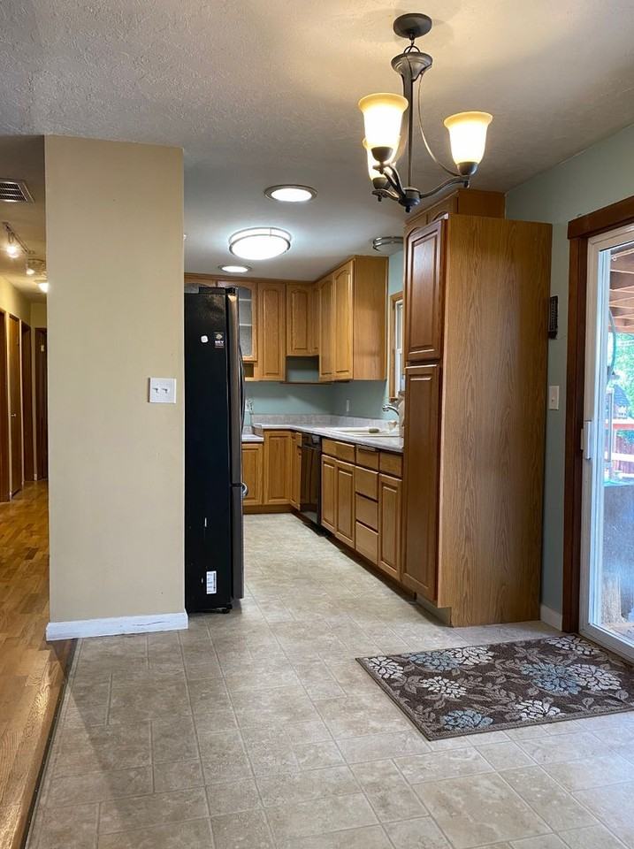 812 E 19th St - Photo 4 of 22