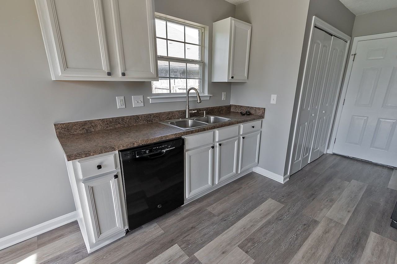 364 Mcdonald Dr - Photo 7 of 22