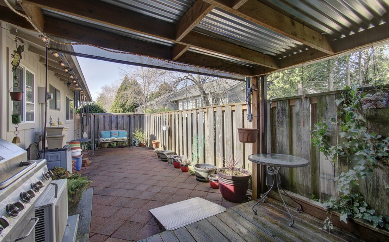 3832 Ne 45th St #B - Photo 3 of 3